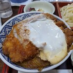 六助うどん - カツ丼       ボリュームが凄い！