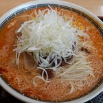 担々麺の店 福の家 - トッピングした山盛りネギをのっけ！