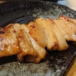 Yakitori Shiraku - ぷりんと柔らか食感...しろ◎熟成してから焼き上げた逸品は酒の肴として申し分ナシ。