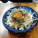 串焼き 巴 - 新玉サラダ