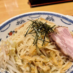 つけ麺 鐵匠 - 魚介つけ麺 麺アップ