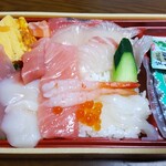 アルビス - 魚屋さんの海鮮ちらし寿司　580円