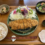 ぽくぽく - 塩で食べるサクサクとんかつのセット