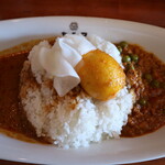 カルマ - 料理写真:エッグとキーマカレー
