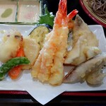 塩で食べる海鮮てんぷら 汐彩 - セットの天ぷら