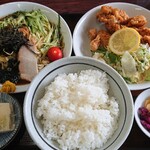 美代志食堂 - 冷やし中華セット(唐揚げ定食を選択)