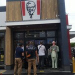 ピザハット - 隣のケンタッキーは行列が出来ていました (2021.05.16)