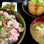 肴亭杉家 - 中落ち丼