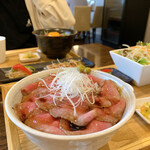 Nikudainingumitasumitasu - ローストビーフ丼 霜降りモモ１.５倍