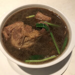 マーライオン - 薬膳風スープ(たぶんバクテー)