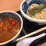 豪快豚骨ゴートン - 豚骨魚介の赤いつけ麺（730円）