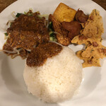 インドネシアン・イフウシュショクドウ・サマサマ - Nasi pecel