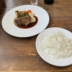 Shirakabe Kurabu - 白壁ランチ（日替わり） ステーキとライス 1,500円