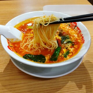 太陽のトマト麺_1