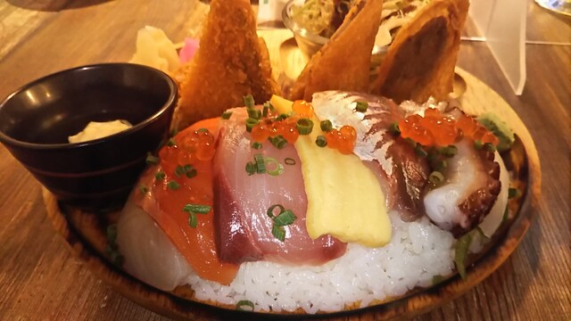 海鮮丼＆居酒屋 さかな屋のご予約 - 平和公園/海鮮 | 食べログ