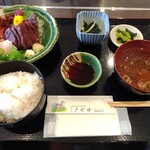 海鮮レストラン なぎさ - ミンク鯨刺身定食(1.200円)