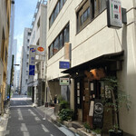 欧風カレー ボンディ - 入り口は裏側です