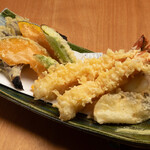 天ぷら盛合せ（一人前） Assorted tempura (for one person)