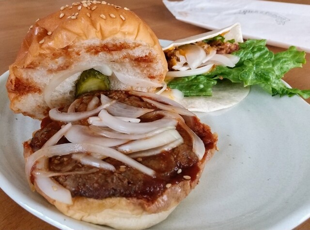 RICH AND FAMOUS（リッチアンドフェイマス） - 錦岡（ハンバーガー）の写真