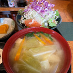 HOKKAIDO DINNING MARUMI - サラダ、味噌汁（超具沢山）