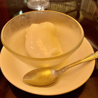 廣東料理 民生 ヒルトンプラザウエスト店 - ランチの杏仁豆腐