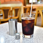 フラミンゴ - アイスコーヒー@税込500円：酸味は控えめですが、すっきりと。浅煎り感。