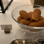 ザ・ラウンジ - マドレーヌ