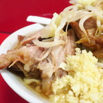 ラーメン二郎 - 豚の厚み