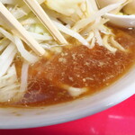 ラーメン二郎 - スープ