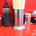 ラーメン二郎 - 卓上調味料