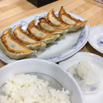 ぎょうざの満洲 - ぎょうざもおいしかった、しょっぱくなかった！小ごはんも食べちゃった！