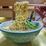 中みそ - 中みそラーメン 小 麺リフト