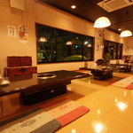 新羅ガーデン - 冬は床暖房になるオンドルの席です。