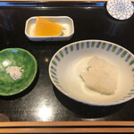 にい留 - 塩(フランス アクアセル セル マリン ファン)、大根おろしと天汁、そしてレモンの3種の天風良のお供が眼前に(^^)この日はレモンが八丈島レモン！酸味の柔らかなレモンでした！