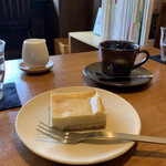 Momoharu - 百春ブレンド　500円
                チーズケーキ　300円
                