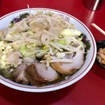 ラーメン二郎  - 料理写真:ラーメン800円＋タマチ50円