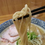 自家製麺 のぼる - やや細麺です
