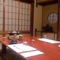 すき焼割烹 日山 - 和室は落ち着きますね
