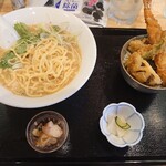 Ningyouchou Marukiyo Shouten - 鶏白湯ラーメンとミニ天丼　\800(21-05)