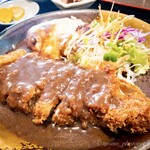 Suteki & Tonkatsu Koube Ya - たっぷりソースが美味しい