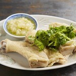 薑葱白切雞 Steamed Chicken w/ Ginger&Spring Onions Oil