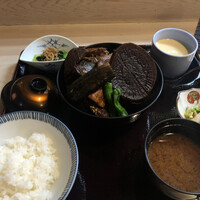 よし梅 人形町本店 - ランチのあら煮御膳