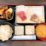 筑前屋 - さしみ定食