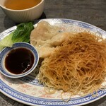 에츠모쿠 에쓰코코캵 Braised Noodle w/ Shrimp Wonton & Egg