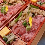 日本橋兜町 久治 - 鮪たたきと豚生姜焼き弁当
