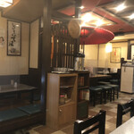 信州そば - テーブル席は広々してます