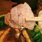 Shuraku Yuuzen Ebisu - 炙り豚肉が数枚入っていてボリュームもあって美味しかったです