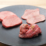 荻窪焼肉 さく - 舌盛り【厚切りタン塩・薄切りタン塩・タン先】