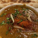 アロマズ オブ インディア - 【シーフードピヤジャ】か【キーマとマッシュルームカレー】か、どっちだろう…！？