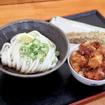 こがね製麺所 空港通り店 - ぶっかけ冷、ちくわ天、からあげ丼